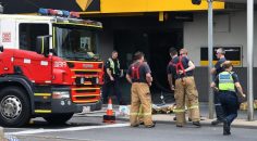 Avustralya’da bankada bir kişi kendini ateşe verdi